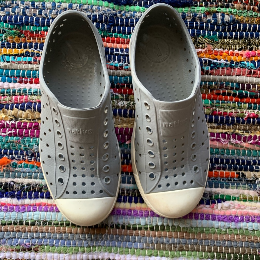 Kid’s Natives Jeffersons Size 13 Light Gray